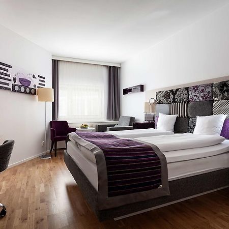 Solna Park & Hotel Екстер'єр фото