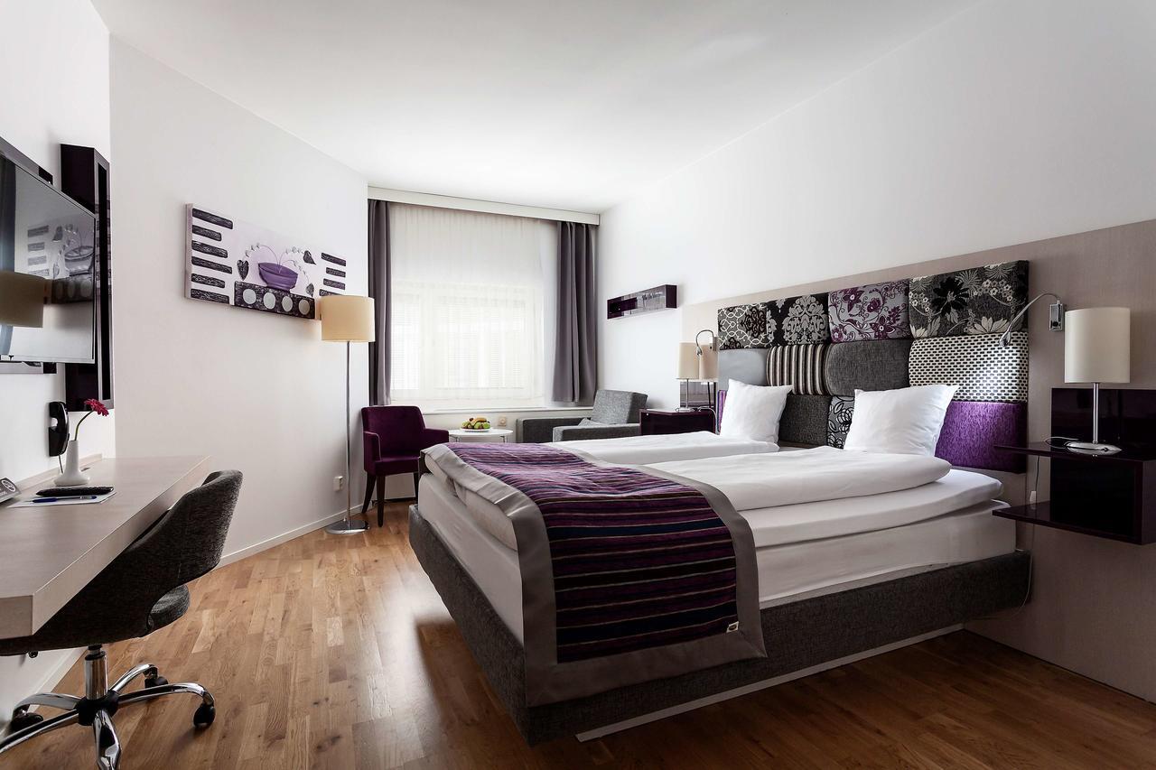 Solna Park & Hotel Екстер'єр фото